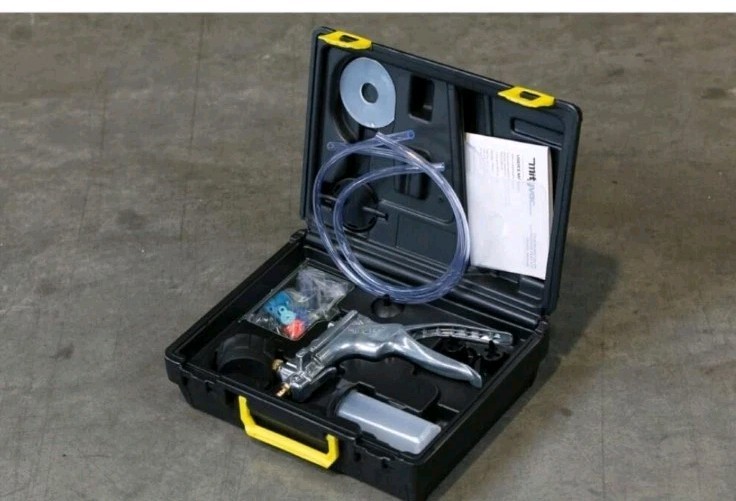 Napa Automotive Silver line Elite Brake Bleeding Kit 700-3872