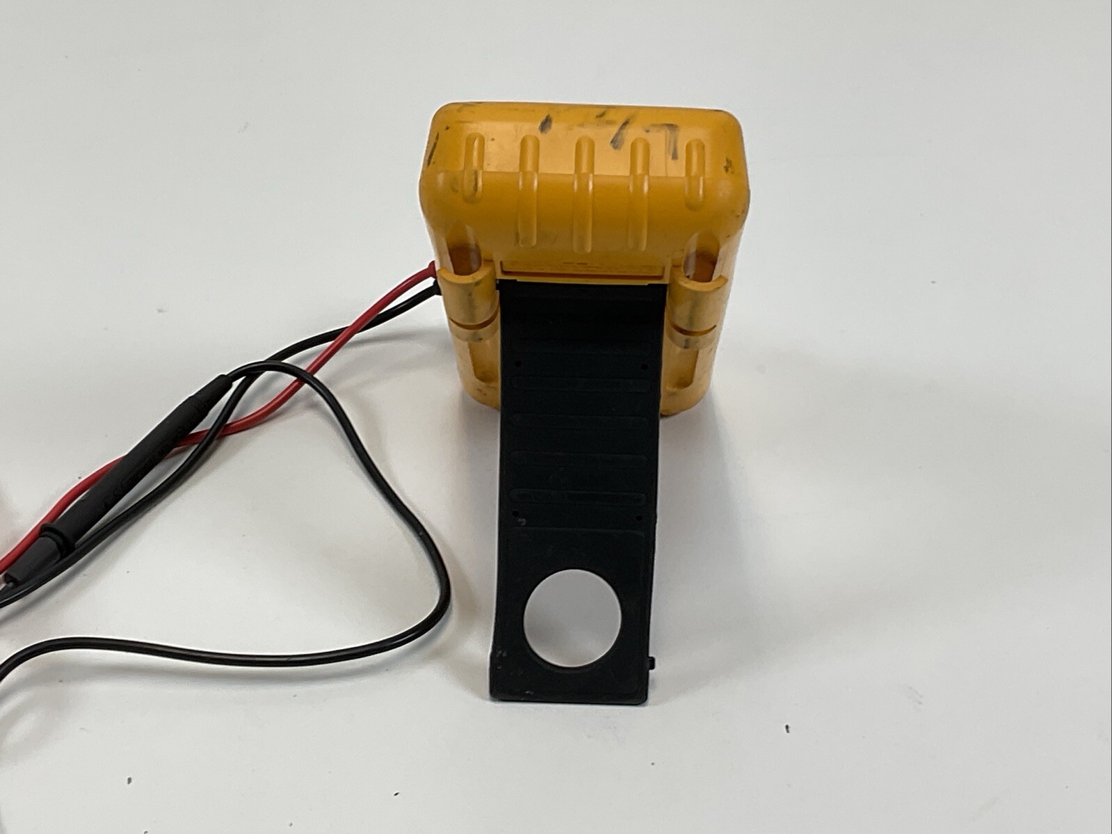 Fluke 70-3 Digital Multi-Meter w/Test Leads – Last Calibration: 7/18/2023 70-III