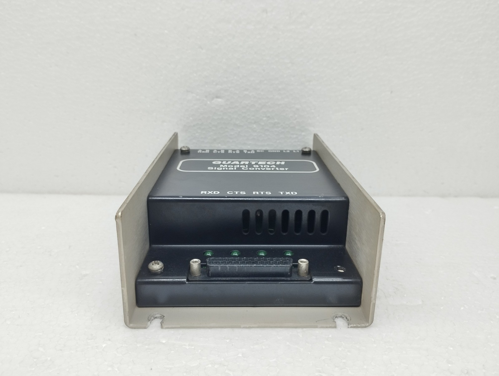 QUARTECH 9104 SIGNAL CONVERTER Used 1pc