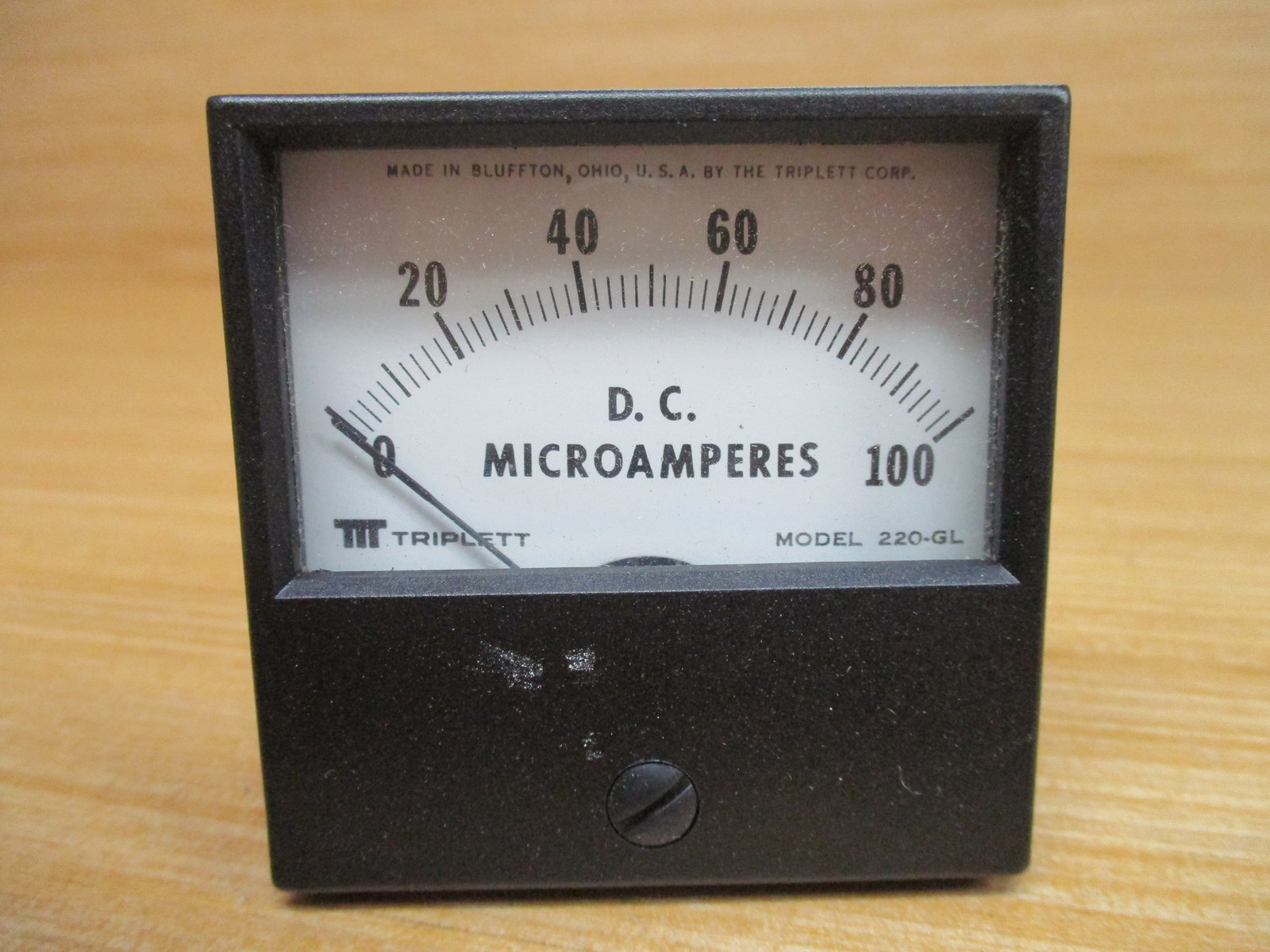 Triplett 220-GL 0-100DCUA D.C. Microammeter 52-7552
