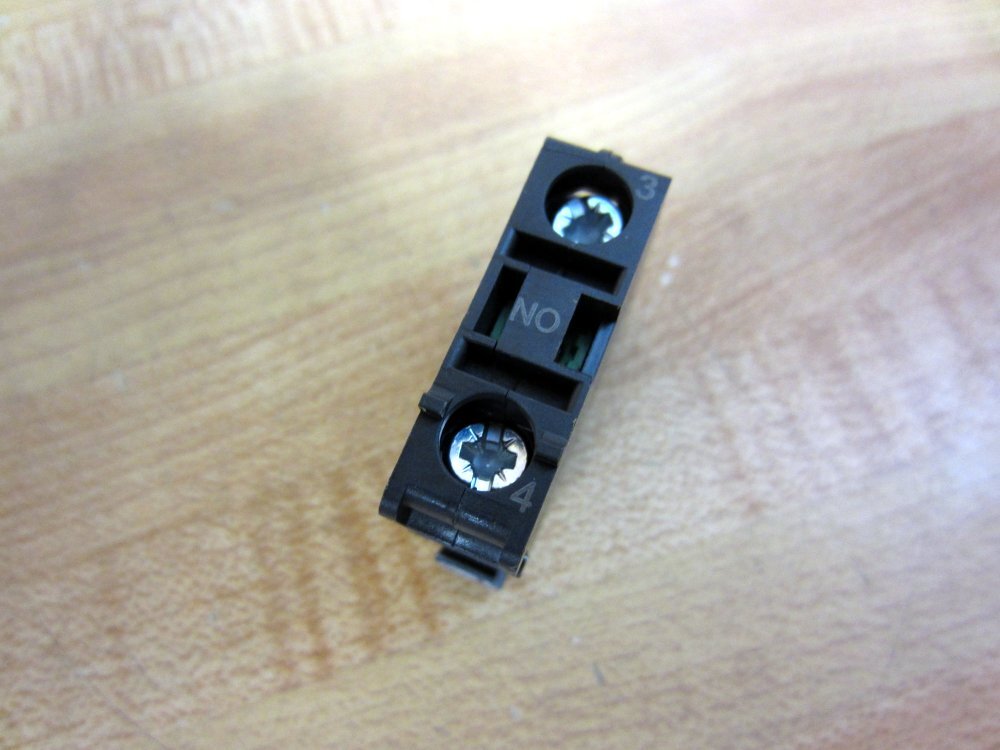 Allen Bradley 800FP-KM33PX20 Keyed Selector Switch 800F-X10