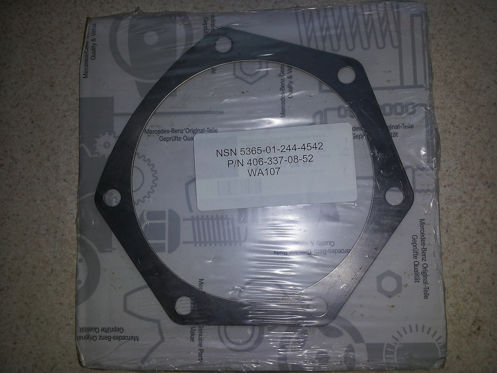 New Mercedes Spacer Plate 406-337-08-52 4063370852 Freightliner