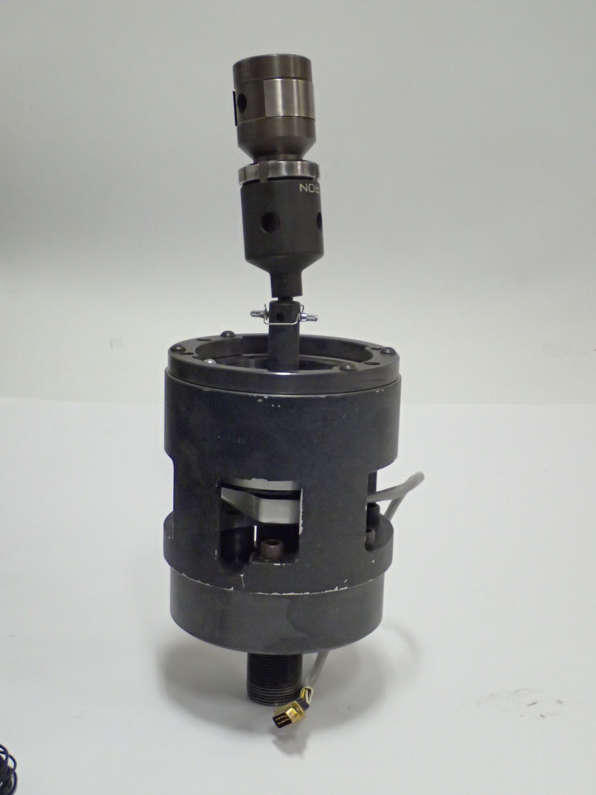 INSTRON STRAIN GAUGE W/ 2640-008 & 2630-030 EXTENSOMETER