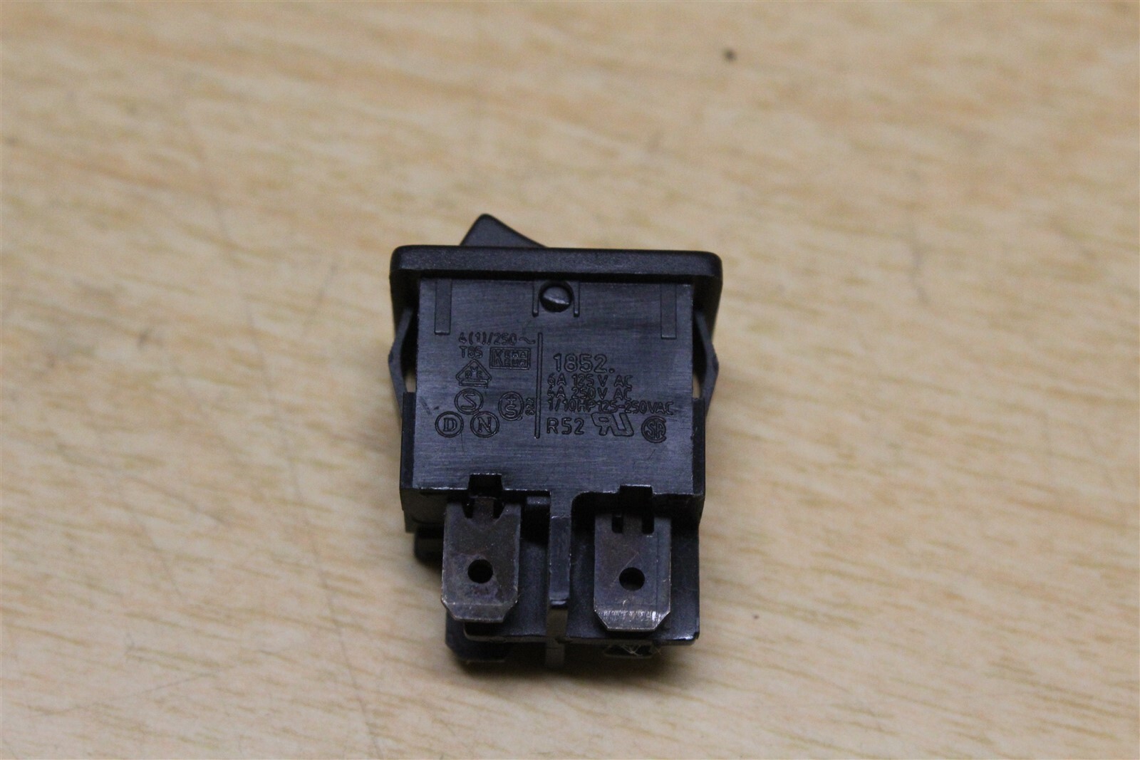 NEW Marquardt 2 Position Rocker Switch 1852 lot of 4 *FREE SHIPPING*