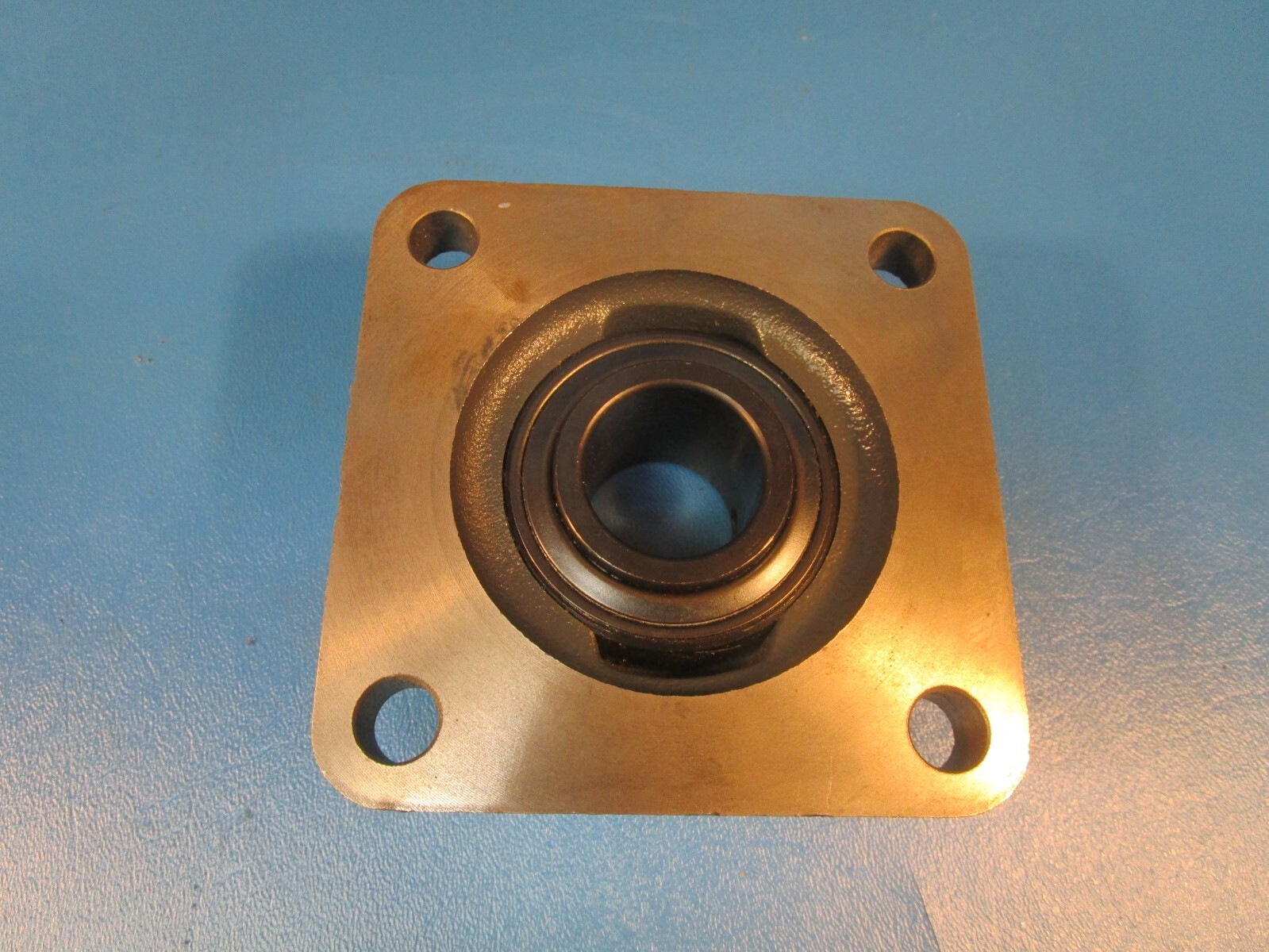 SEALMASTER SF-19, 4-Bolt Flange Mount Ball Bearing Unit, 1-3/16″ Bore, Set Screw
