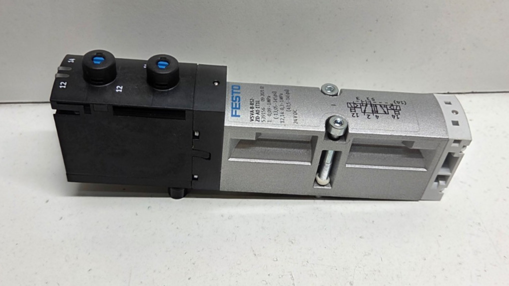 NEW NO BOX! FESTO 24V 5/2 SOLENOID VALVE 539156 VSVA-B-B52-ZD-A1-1T1L