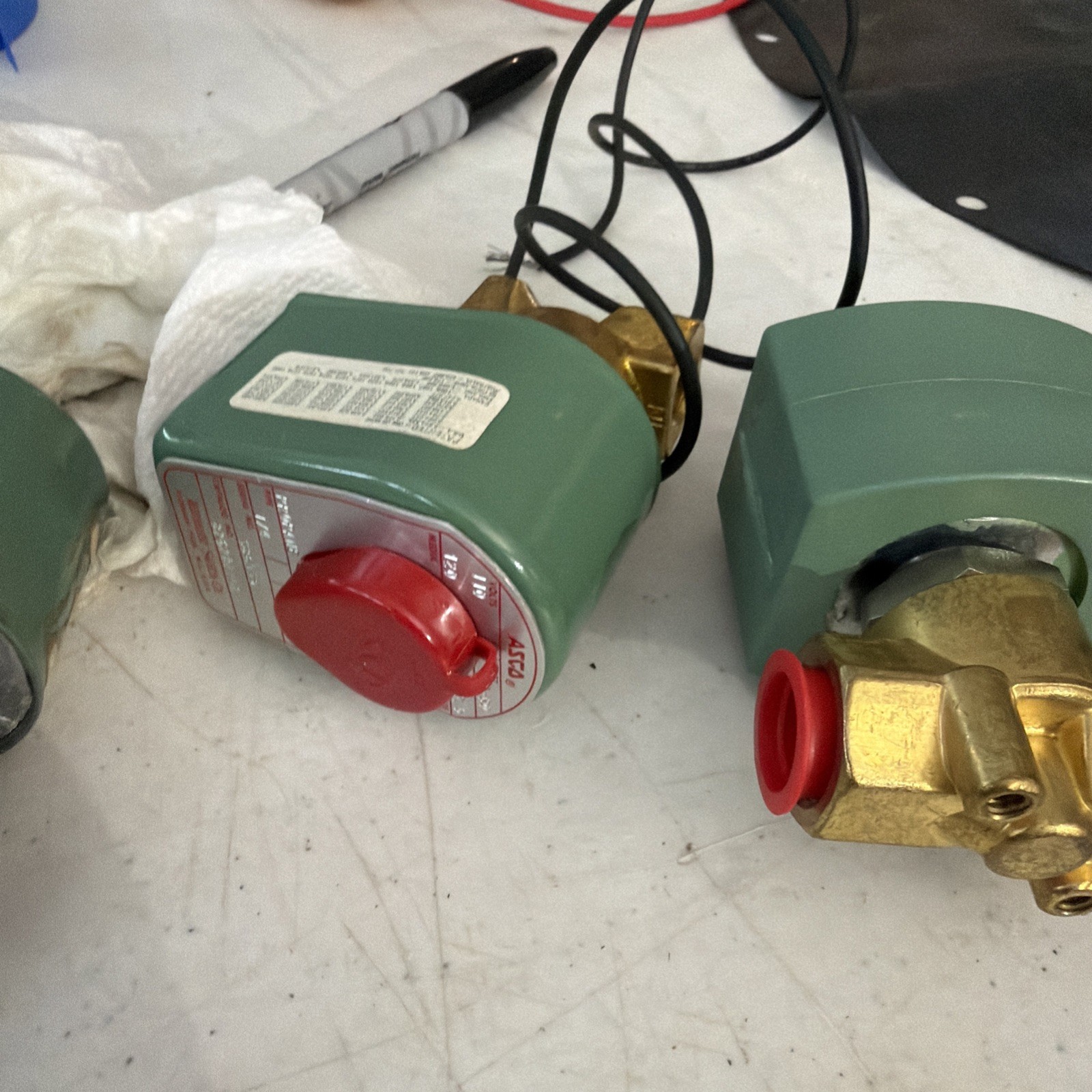New ASCO VALVE Lot (1)3/8 And (2) 1/4 Propane 120vac