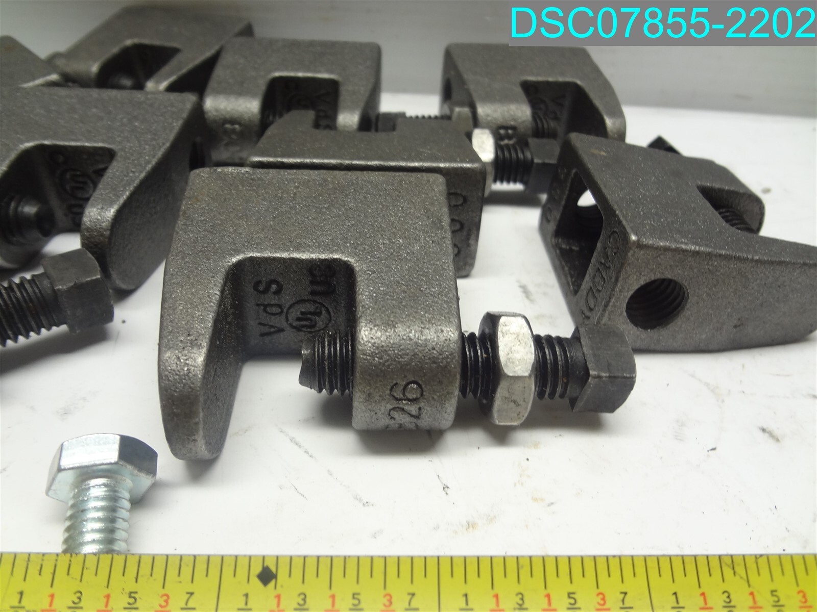 QTY=11: Caddy 300 Universal Beam Clamp 3/4″ x 1-1/8″