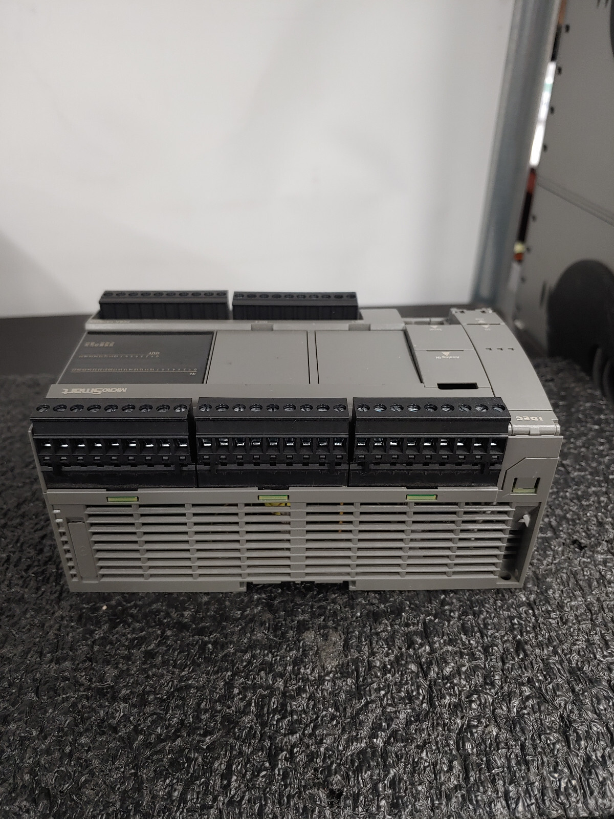 IDEC FC6A-C40R1CE 40IO CPU 24VDC Relay FC6A MicroSmart PLC