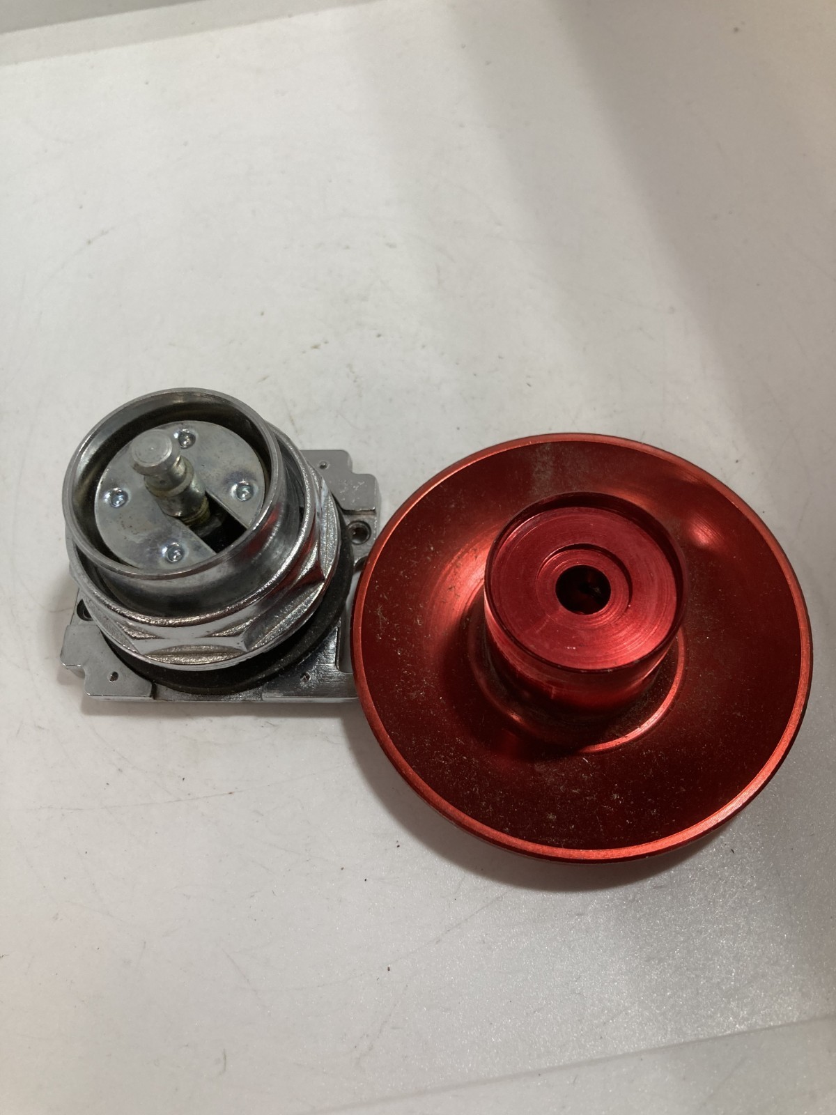 CUTLER HAMMER 10250ED1319 PUSHBUTTON OPERATOR JUMBO RED MUSHROOM