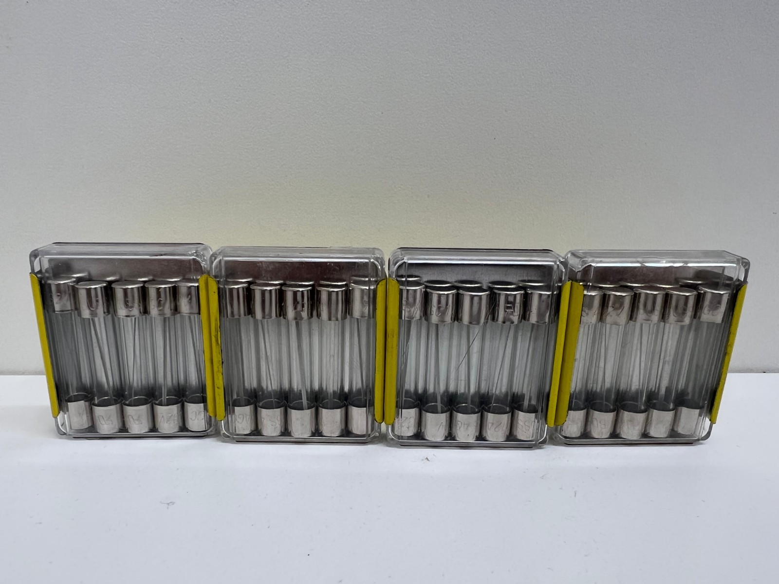 LOT OF (20) NEW OLD STOCK! EATON BUSSMANN 20A FAST-ACTING FUSES AGC-12-R