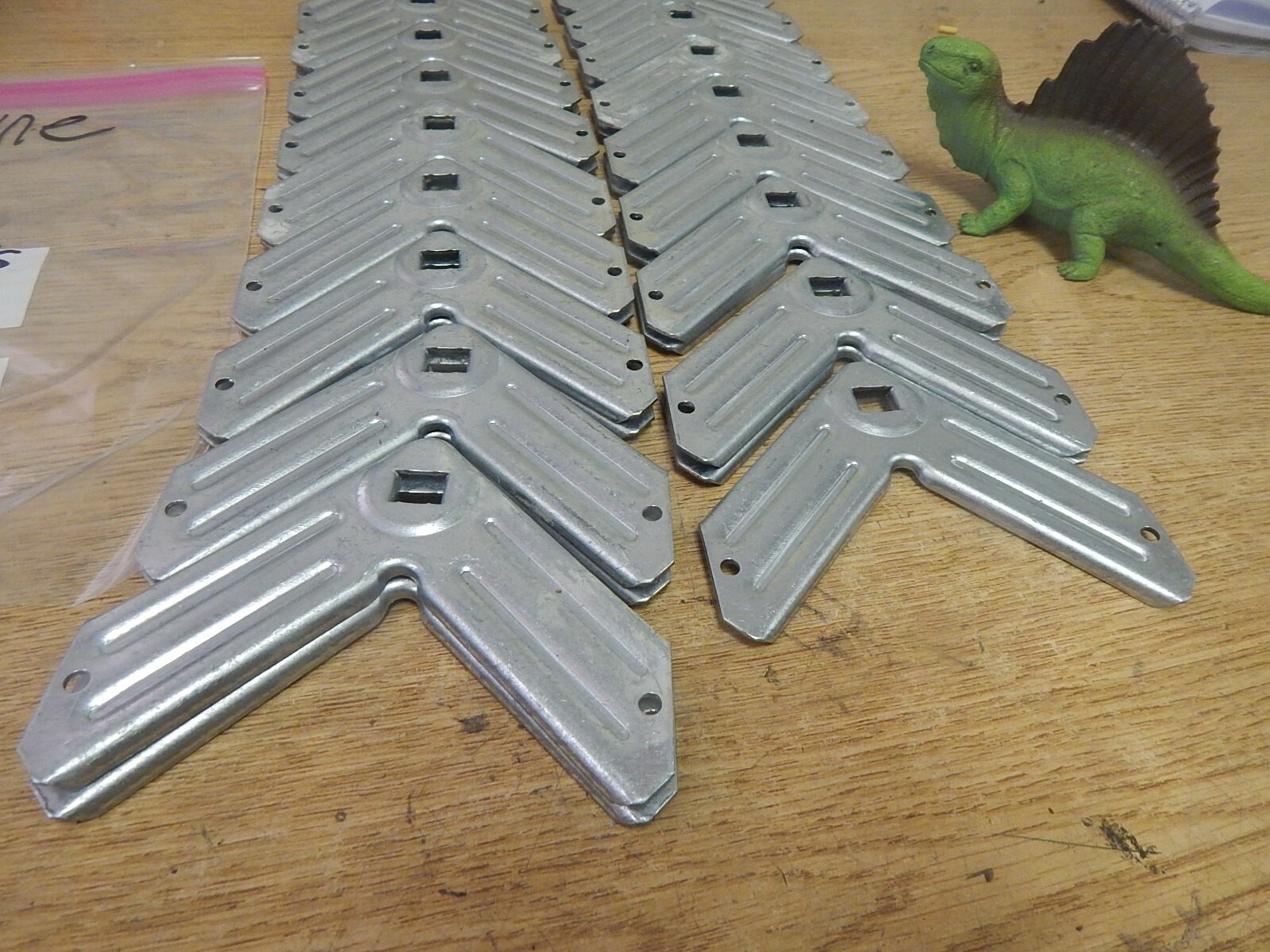 Duro-Dyne EZ-Corner KUF Corner Bracket, Lot of 36 *FREE SHIPPING*