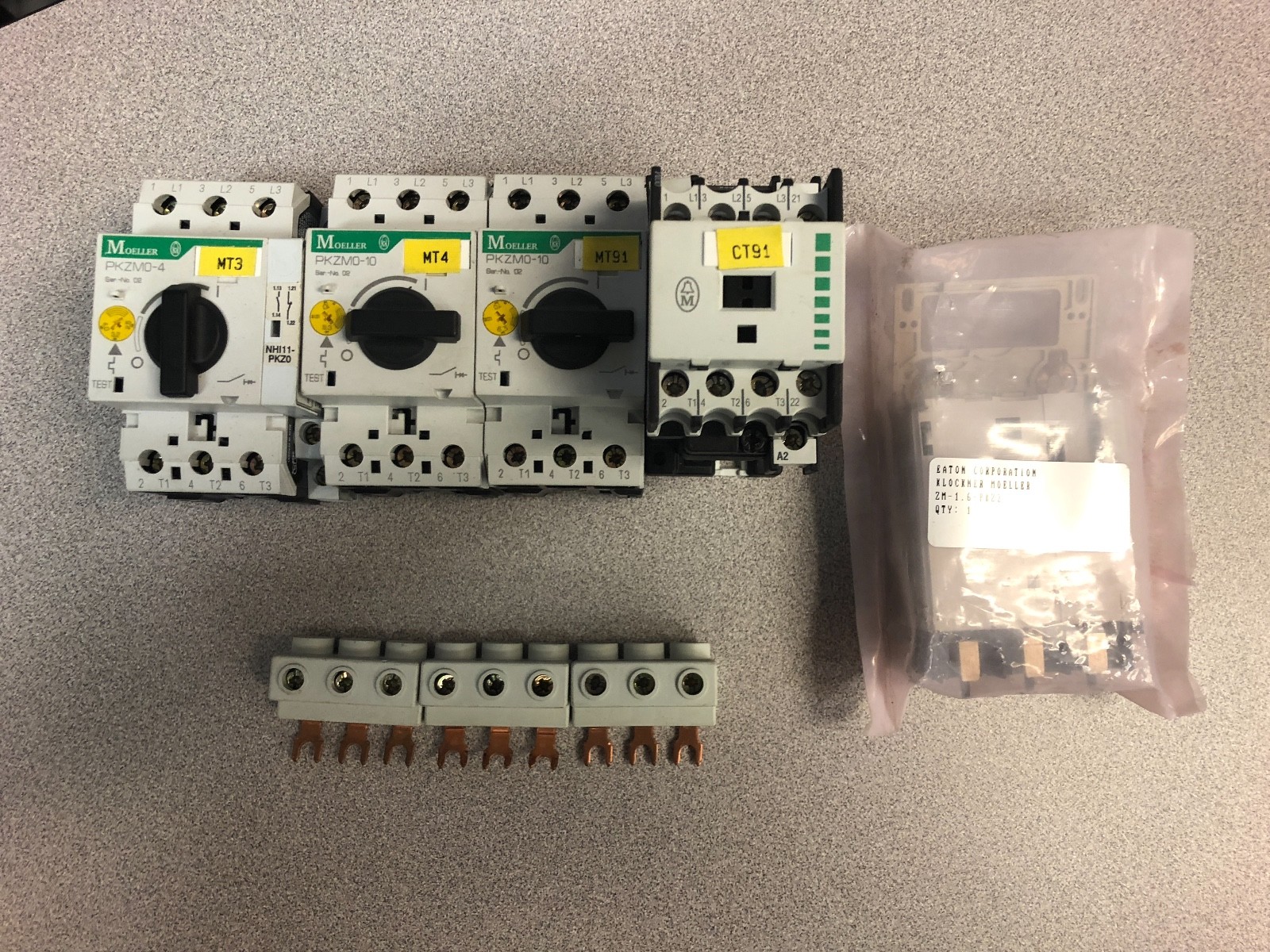 (8)pcs Moeller LOT ZM-1, 6-PKZ2 ,PKZMO-4,PKZMO-10 DIL00M-G-01, BK 25/3-PKZ 0