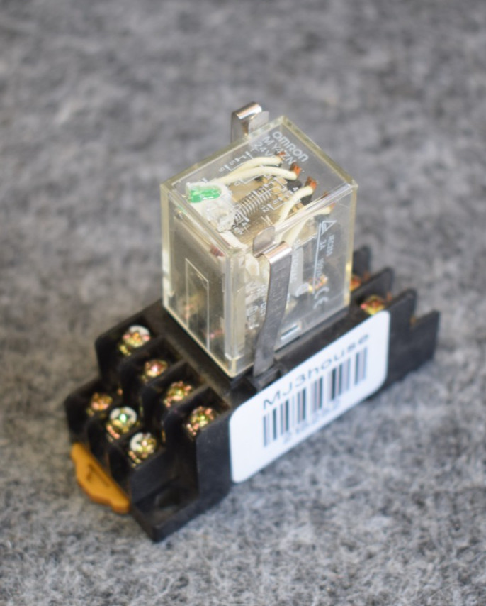 OMRON MY4ZN-D2 24vdc Relay w/ Base #215250-R1*B50