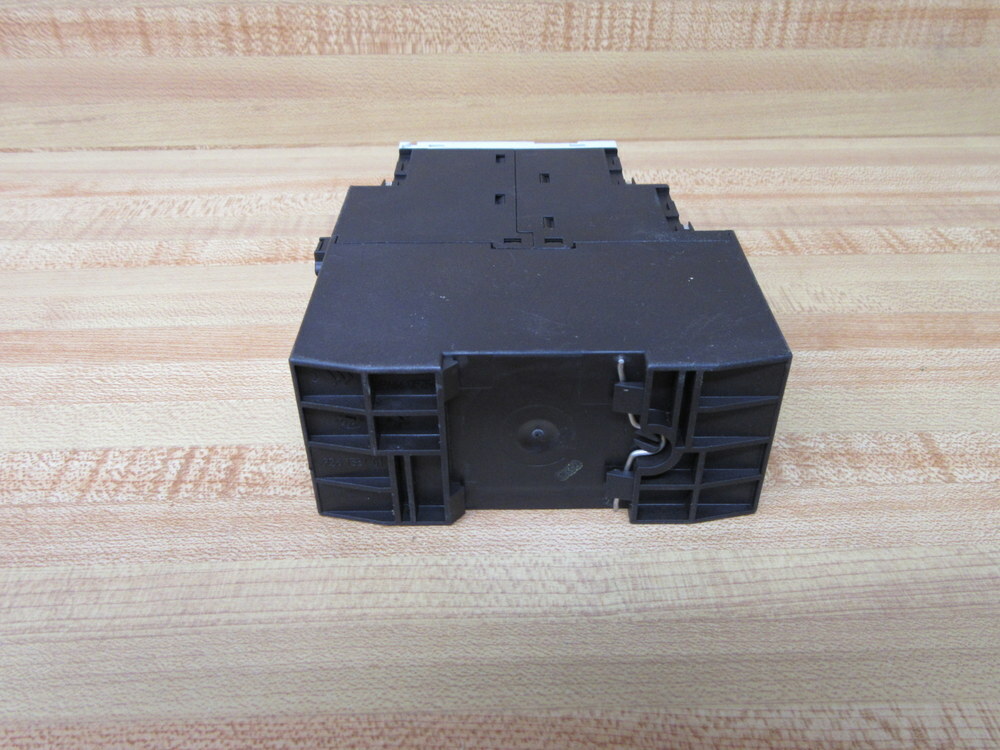 Siemens 3UF7010-1AU00-0 Relay Motor Control W/O Terminal Blocks