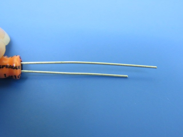 SPRAGUE 515D105M100JA6A Qty of 200 per Lot 1uF 20% 100V Al El +105C 2mmLs