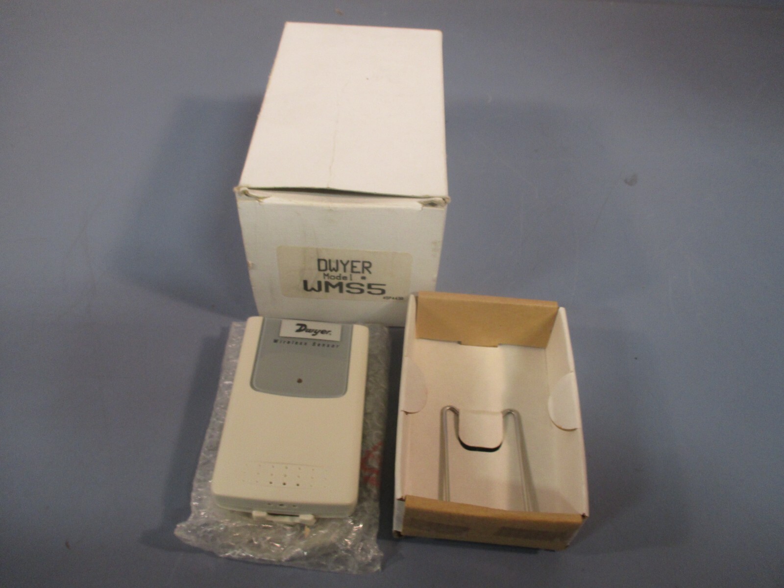 Dwyer Model WMS Wireless Temperature Monitor WMS5 45P4439