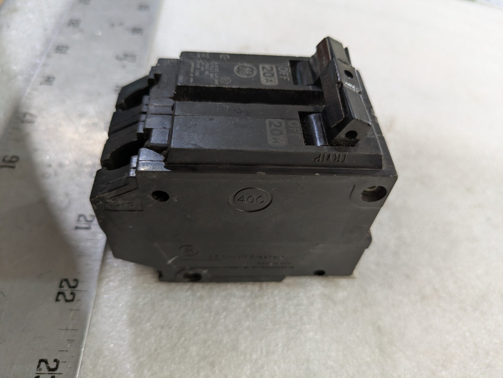GE 20A 2-Pole Circuit Breaker 120/240V Plug-In Type Q-Line RT-690 Used