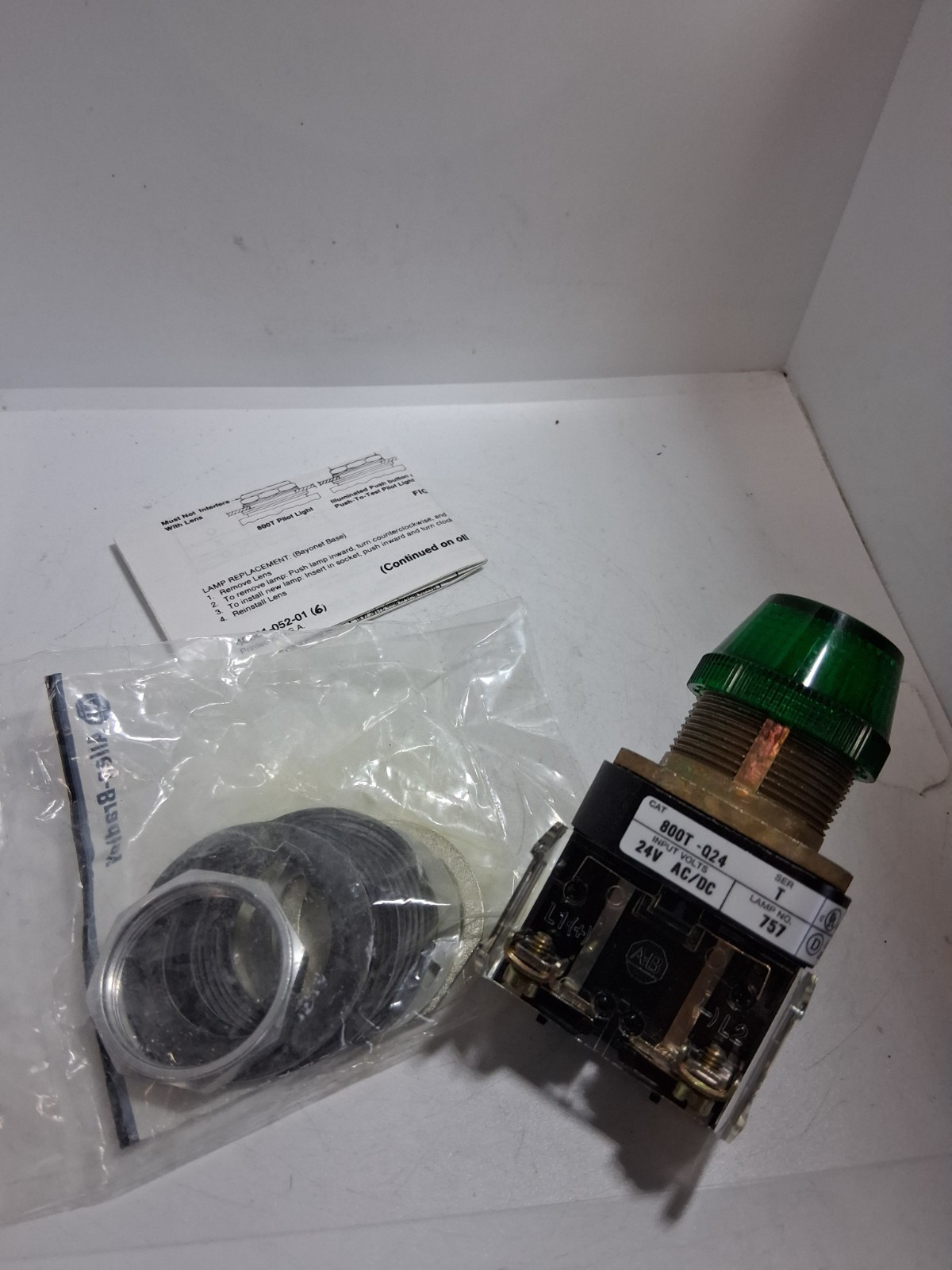 ALLEN BRADLEY 800T-Q24G PILOT LIGHT GREEN 24VAC/DC SERIES T NNB