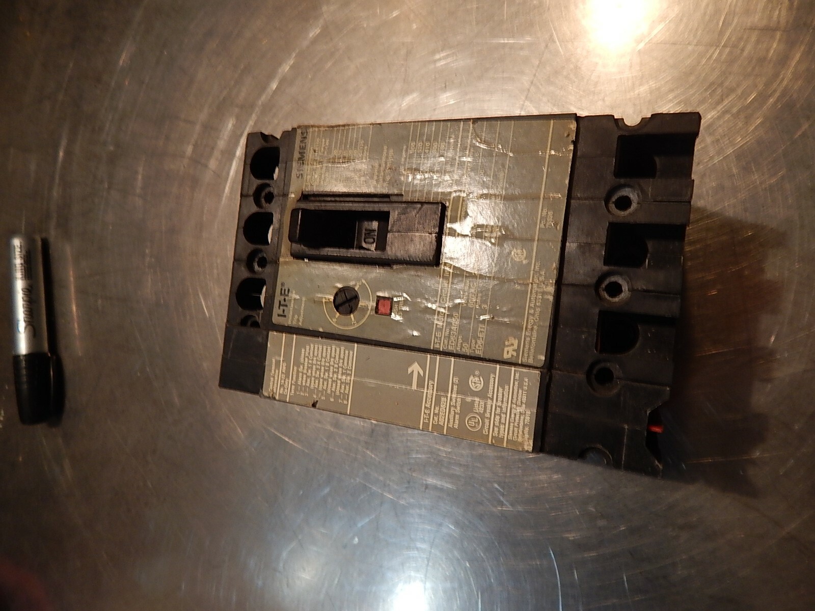 ITE Siemens ED63A050 600VAC 250VDC 50A 3-Pole Circuit Breaker A02ED628