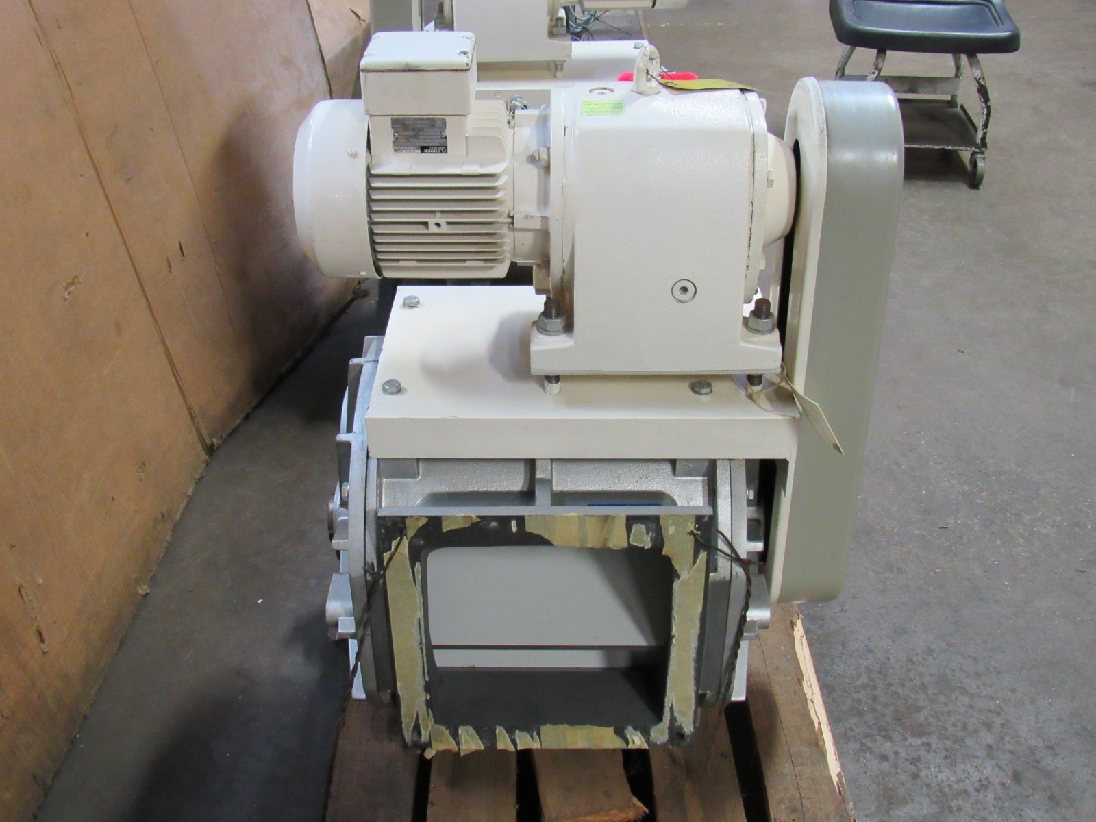 NEW REIMELT ROTARY AIRLOCK VALVE TYPE 66 SCHL.4.20NG 1.5HP 254/440V 10″X4″