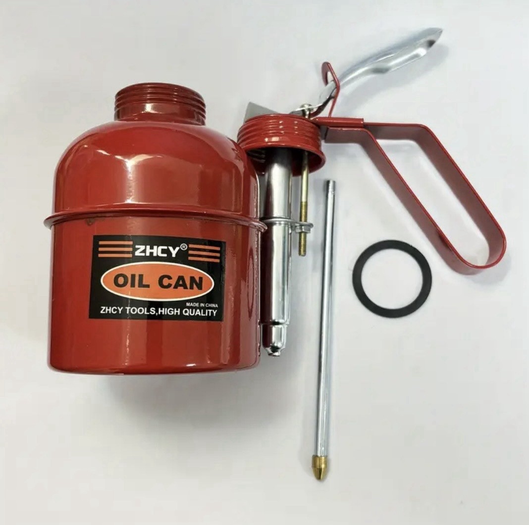 Professional Steel Construction Hand Pump Oiling Can 16.9oz. Capacity Oiler Can