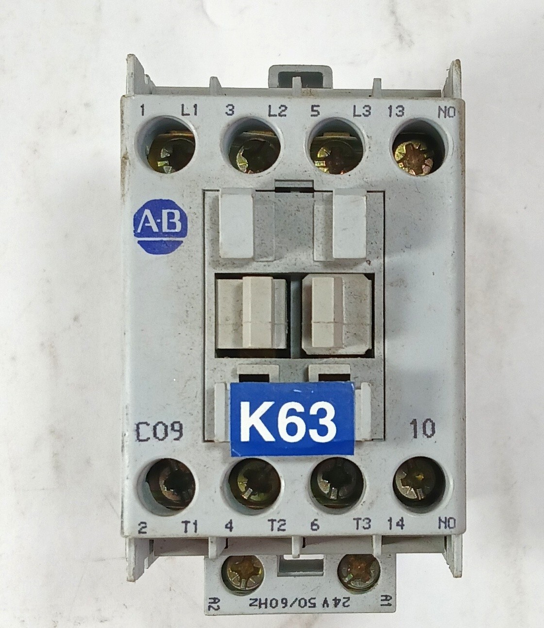 1 USED ALLEN-BRADLEY 100-C09*10 SER A CONTACTOR ***MAKE OFFER***