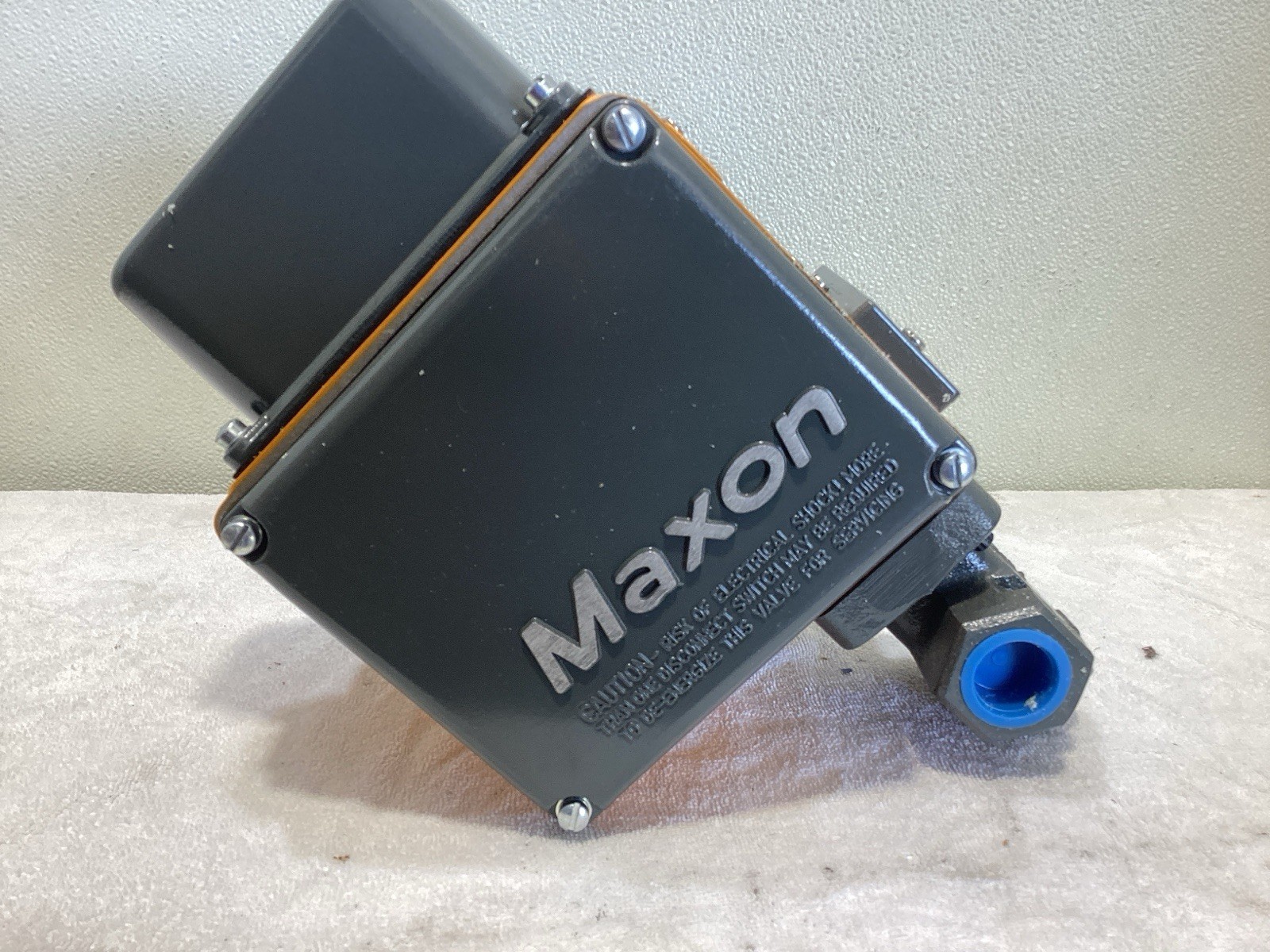 Maxon 100SMA11-AA11-BB21A0 Normally Closed Valve