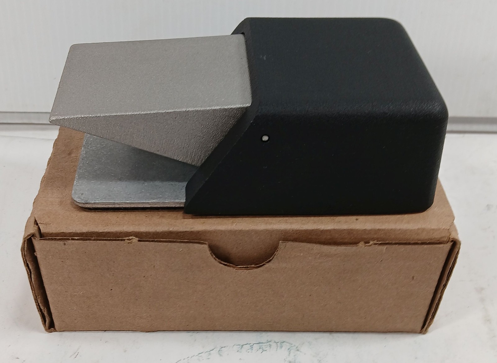 1 NEW RRC PARTS FV320 MOMENTARY 3-WAY 2-POSITION FOOT PEDAL VALVE NIB *MAKE OFFE