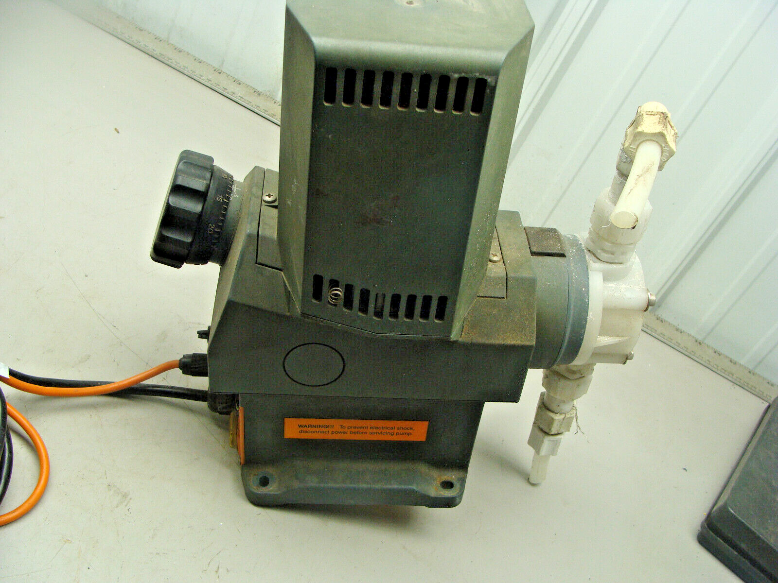 PROMINENT FLUID VAMB12026PVT1C0D3B0 ELECTRONIC METERING PUMP 115V 1.6A 145PSI