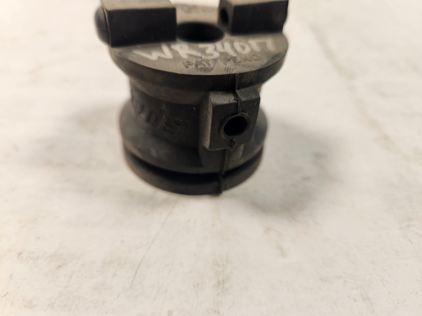 (2) AGCO WR34017 SHEAR GUARD PLUS-FIBER BOOM 69750. 34017. Spray-Air