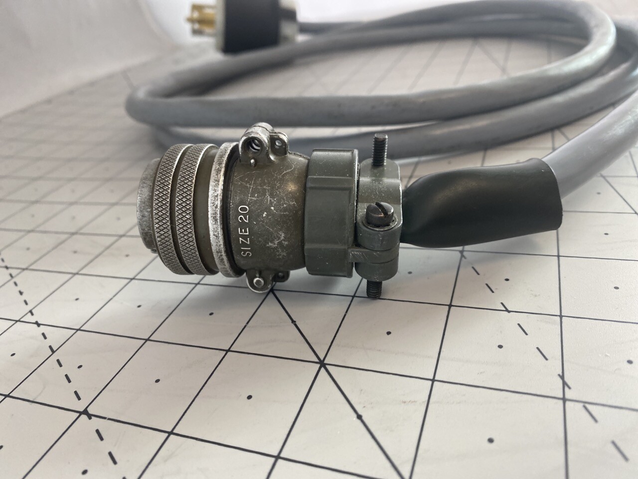 Olflex 190 Cable Assembly w/ Amphenol Size 20 & Hubbell HBL2811 Plugs PN: 601203