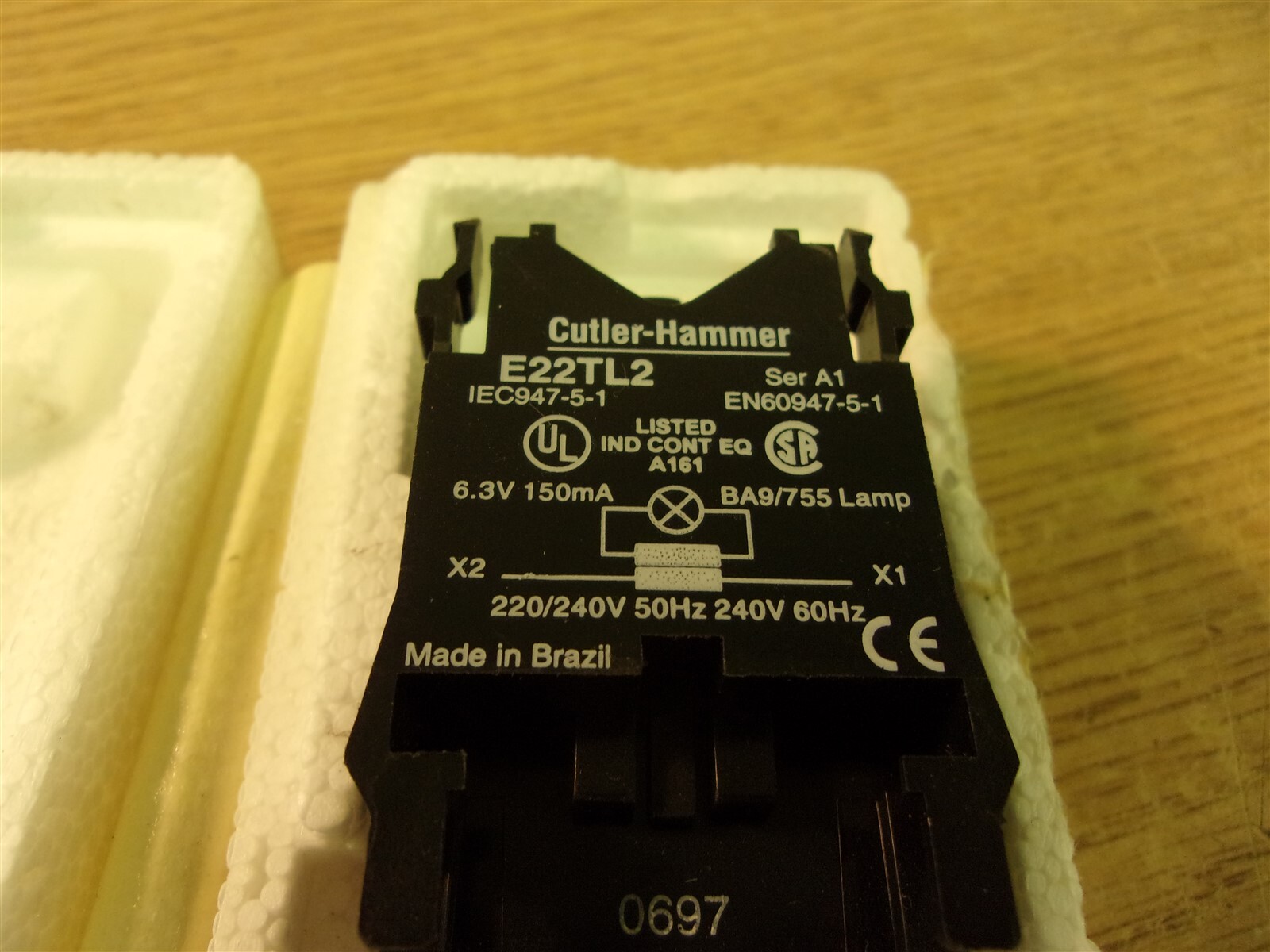 NEW Cutler Hammer E22TL2 150MA 110V 50Hz 120V 60Hz Light Unit *FREE SHIPPING*