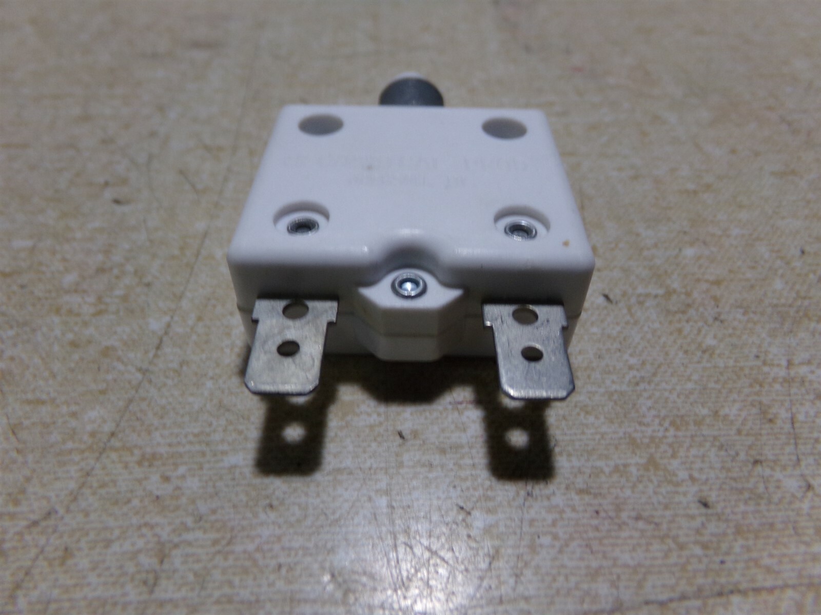NEW Mechanical Products 1600-001-060 6A Circuit Breaker *FREE SHIPPING*