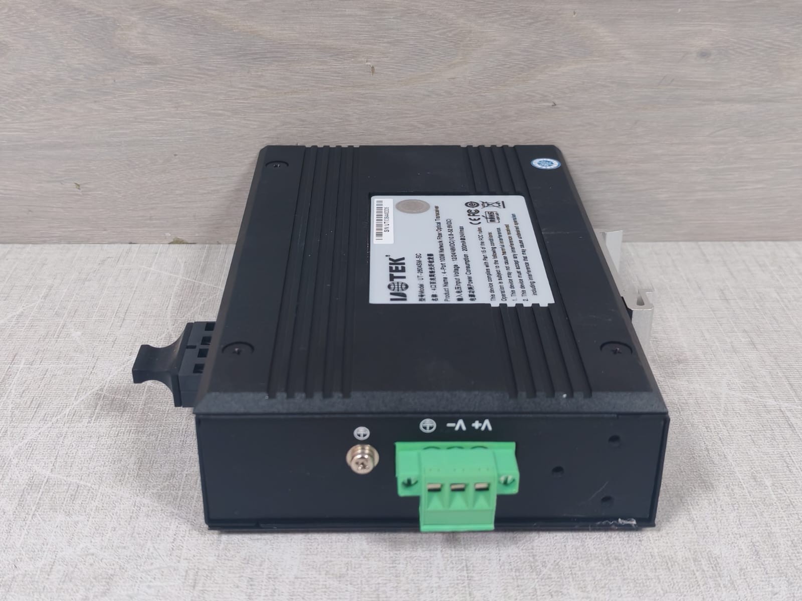 UOTEK UT-2604SM-SC 4-Port 100M Network Fiber Optical Transceiver