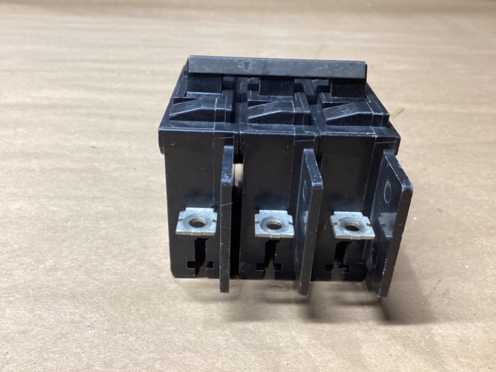 ITE Circuit Breaker BQ3B030 30A 3 Pole #107D69*CO