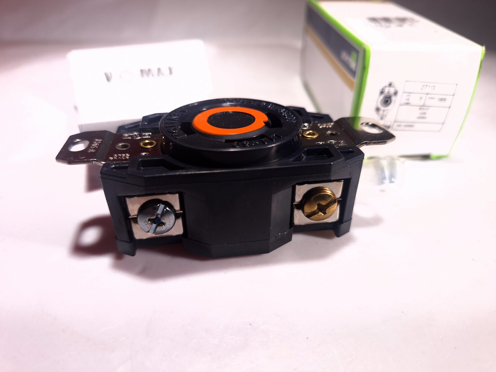 LEVITON 2710 LOCKING RECEPTACLE 125/250V 30A 3P 4W 3PH NEMA L14-30R