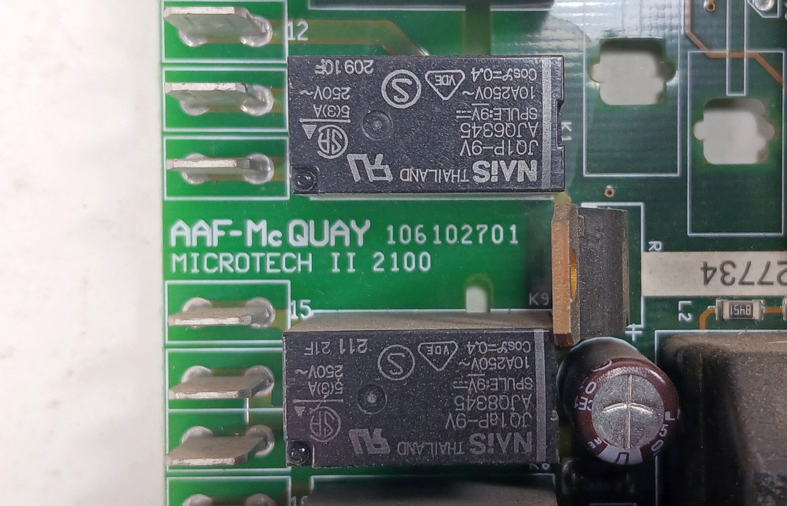 1 USED AAF MCQUAY 106102701 25-89127-0 HVAC CONTROL BOARD ***MAKE OFFER***