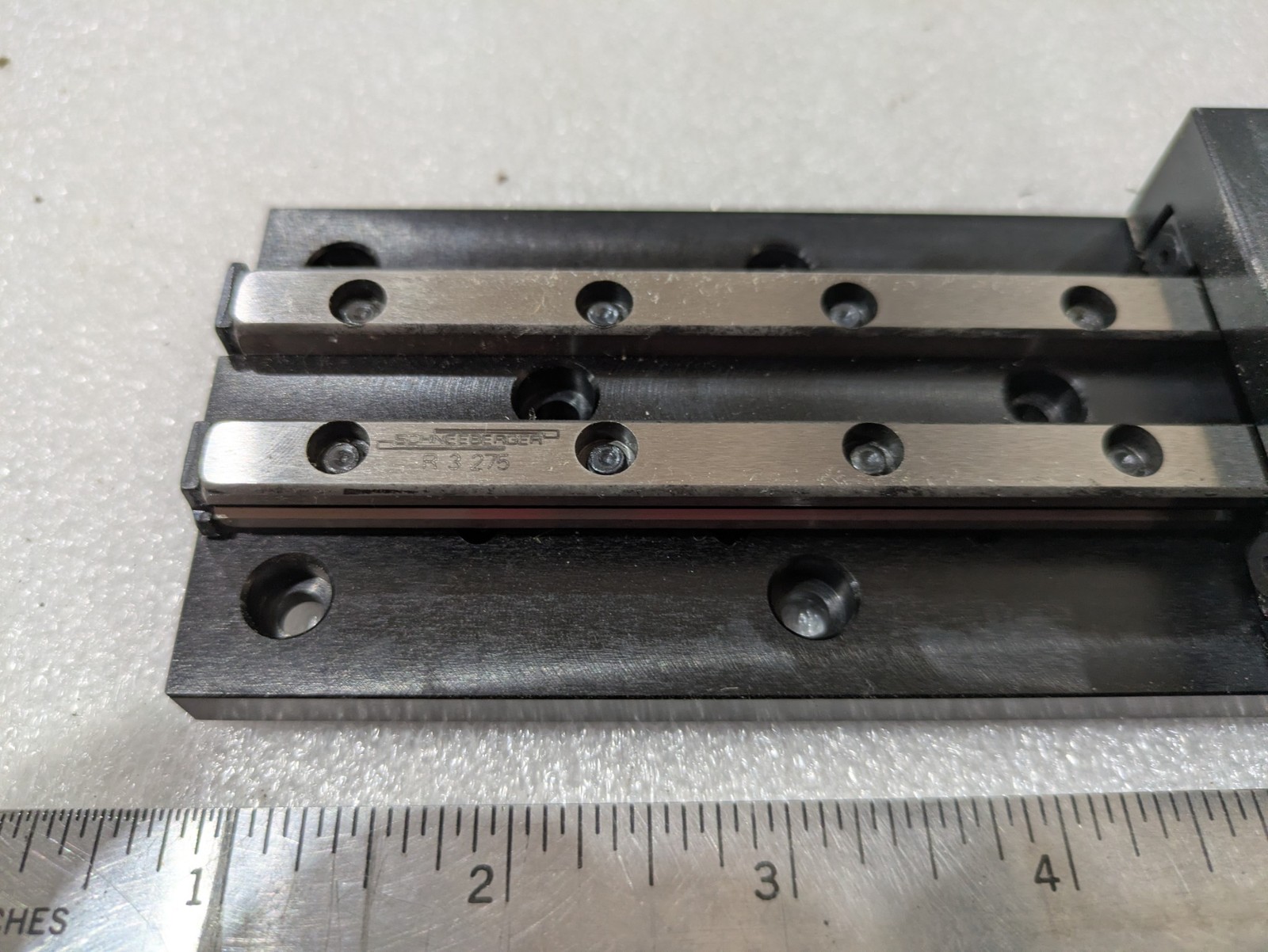 SCHNEEBERGER R 3275 Roller Linear Slide