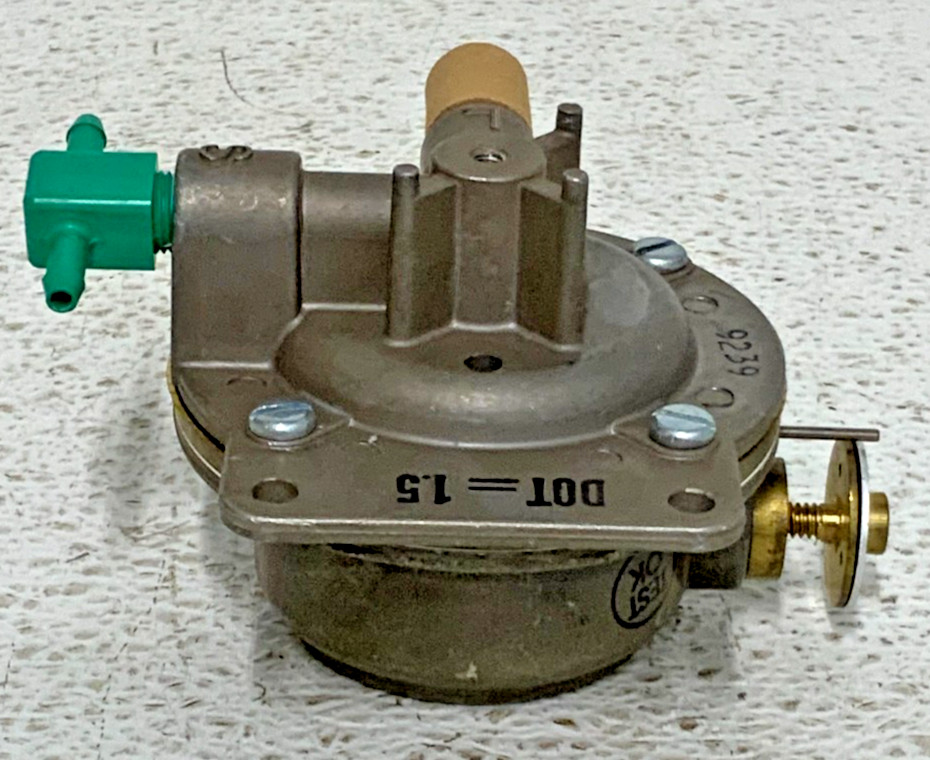 NEW Johnson Controls R-317-6 Air Flow Controller Direct Acting 0.3-6WG 257E