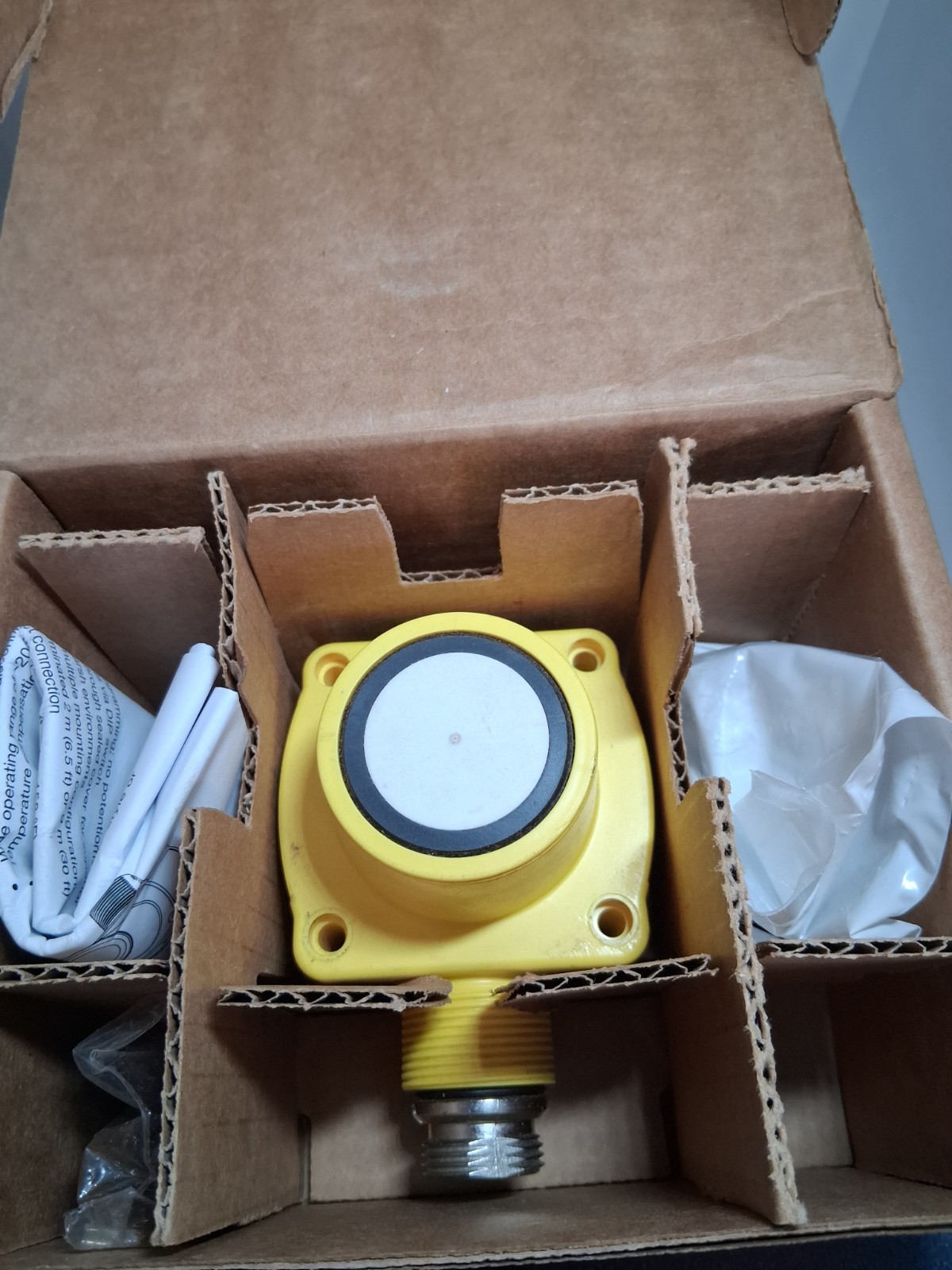 BANNER QT50UDBQ U-GAGE SENSOR 200MM RANGE TO 8M 10-30VDC NPN PNP 5 PIN 02723