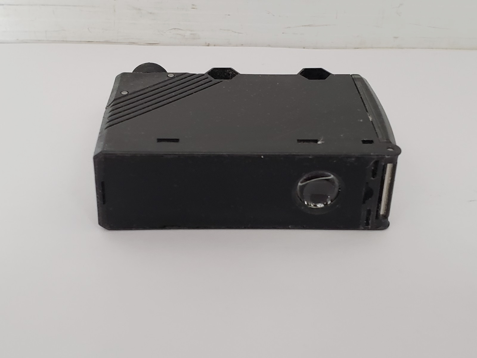 OMRON E3M-VG11 PHOTOELECTRIC SENSOR COLOR MARK DETECTION NPN 10-30 VDC NNB
