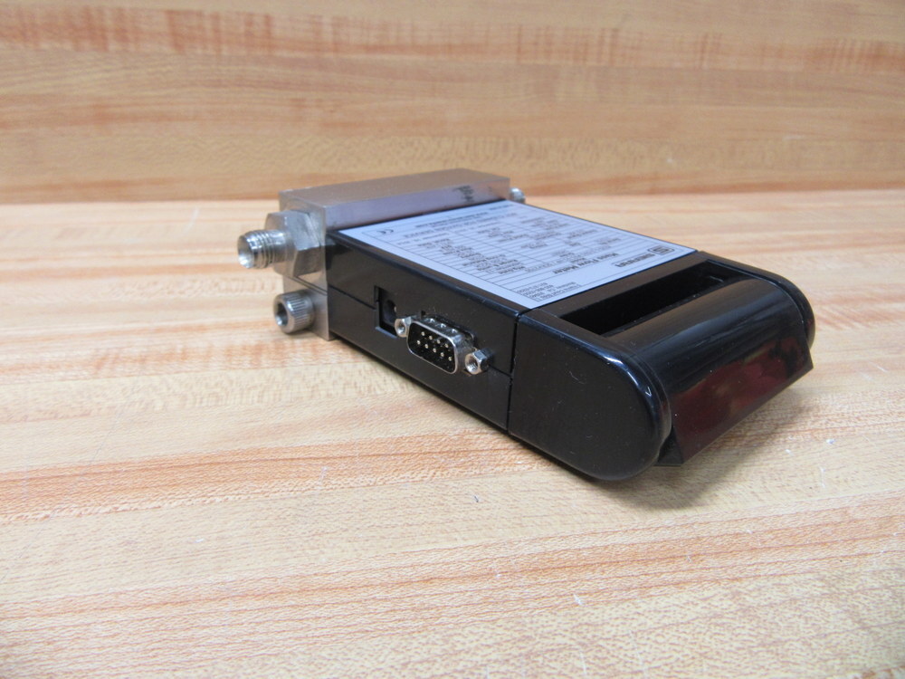 Sierra 822S-L-2-OV1-PV1-V1-HP/SCR #2700 Mass Flow Meter 0-200 SCCM 15 VDC