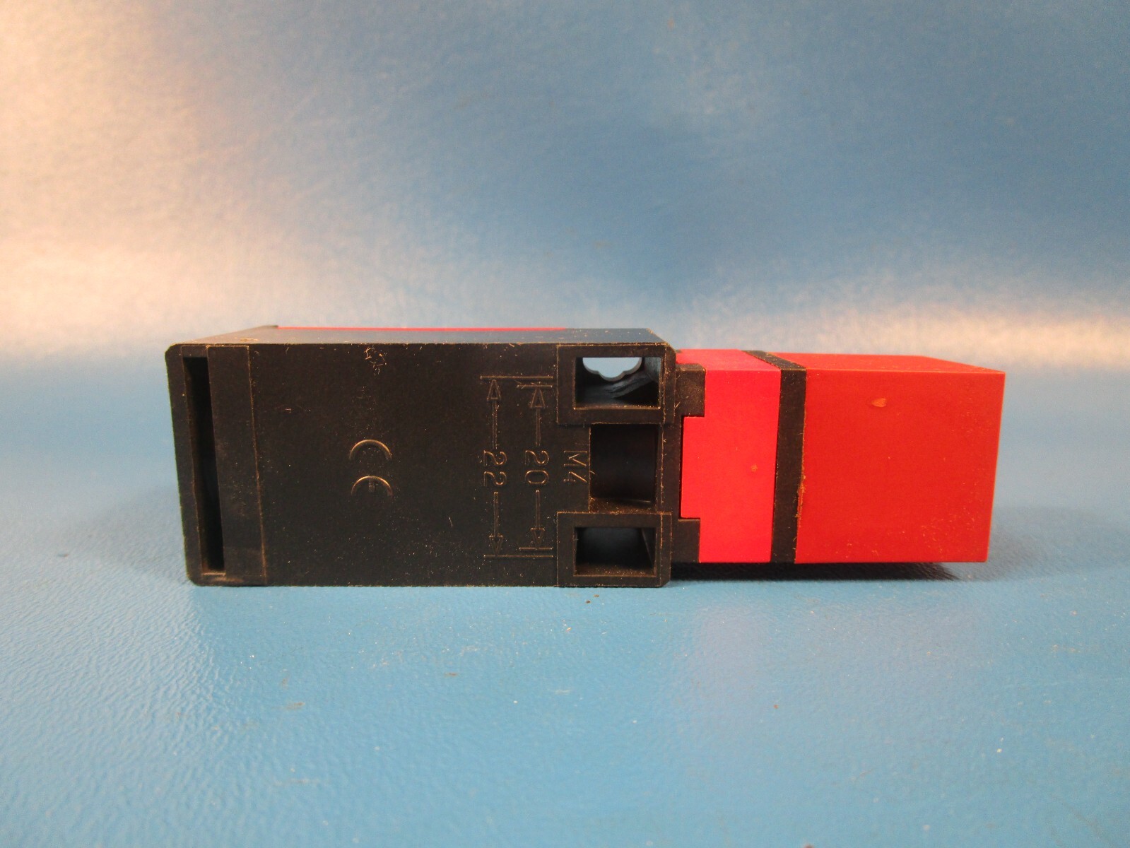 Compi SP2K120W02, Safety Switch, tongue (3-prong key) interlock, 360-degree