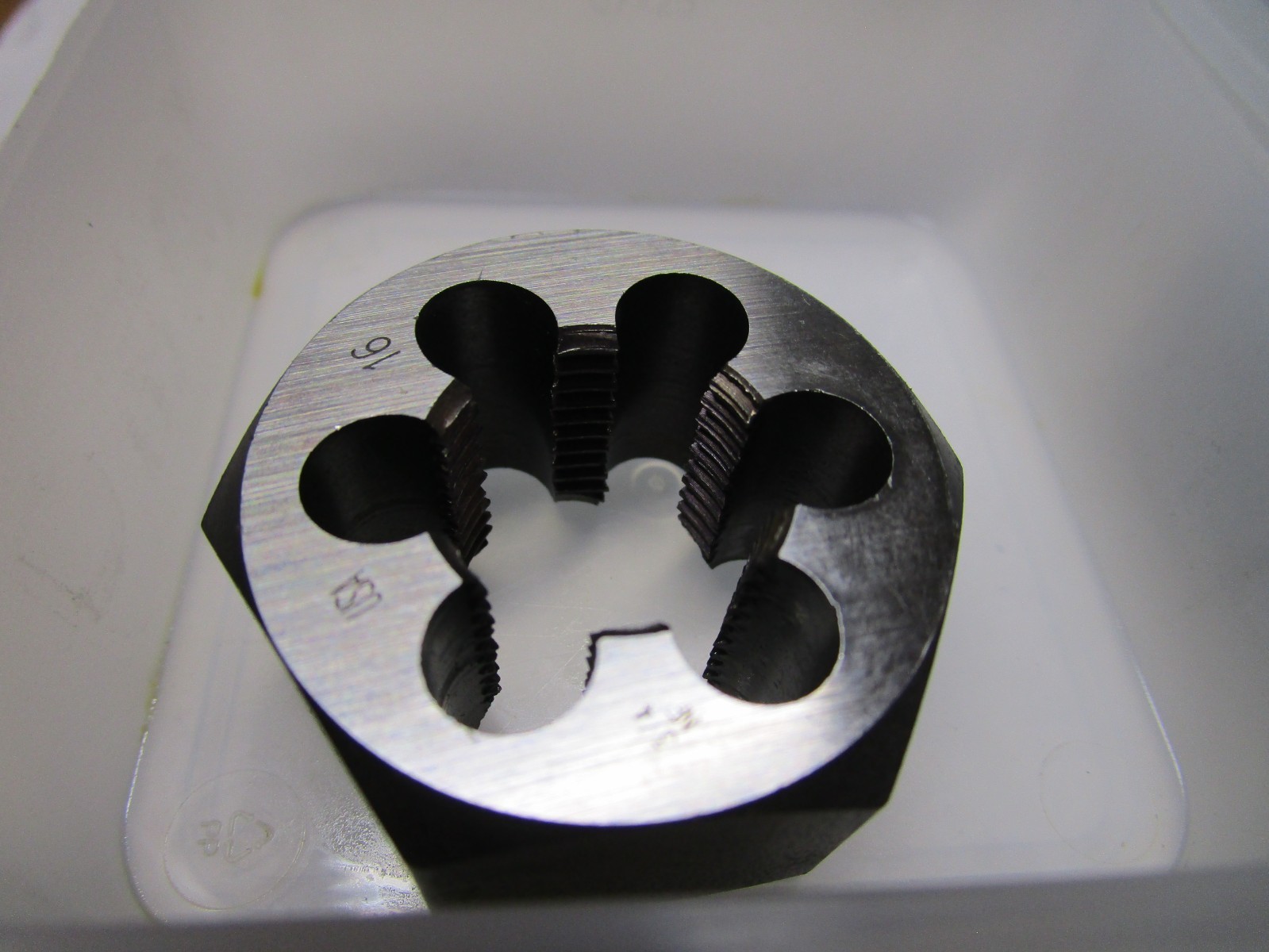 Cleveland Carbon Hexagon Rethreading Die 0650 Cle-Line 3/4-16UNF QTY 2