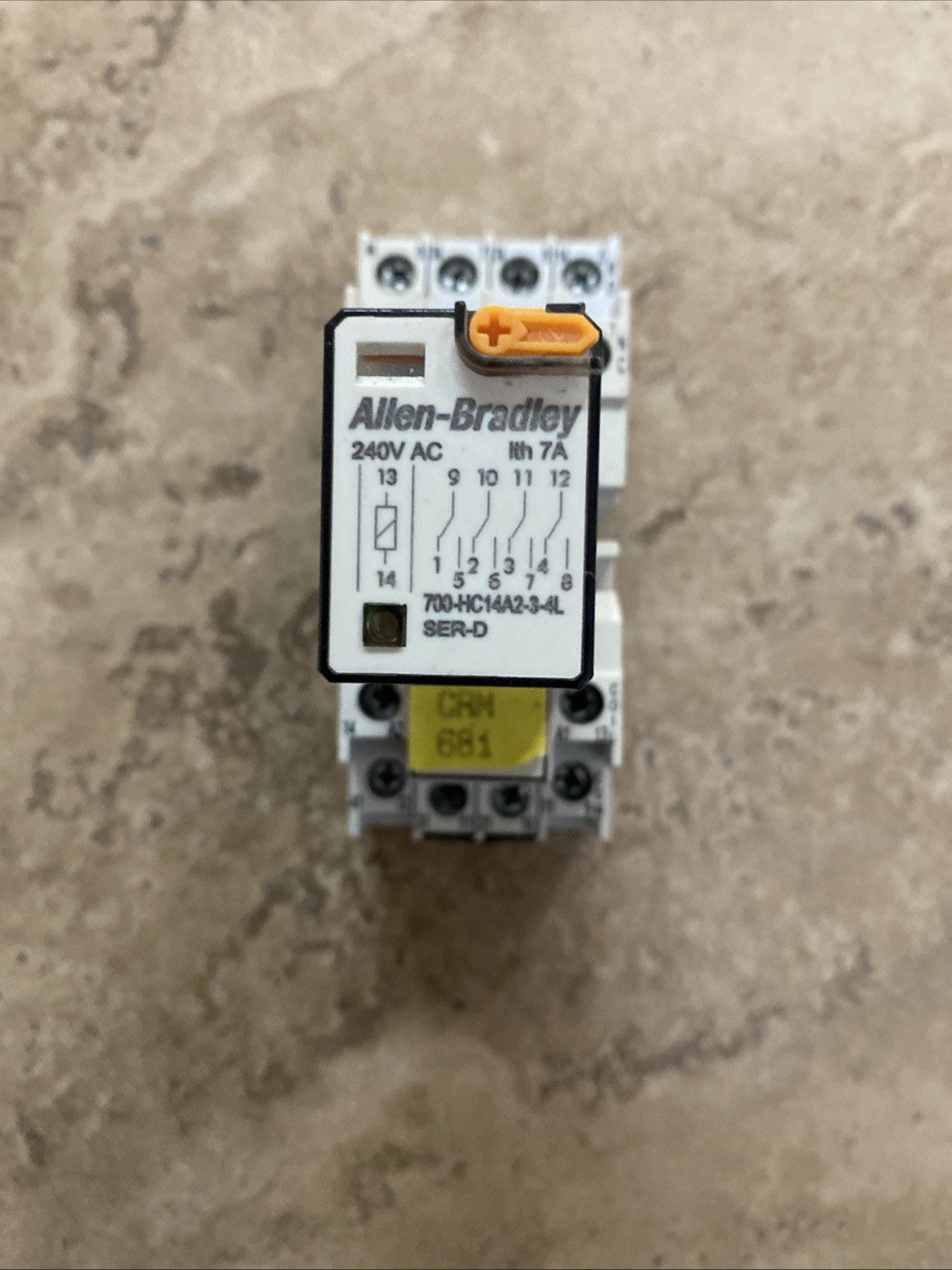 Allen-Bradley 700-HC14A2-3-4L With Base 700-HN103