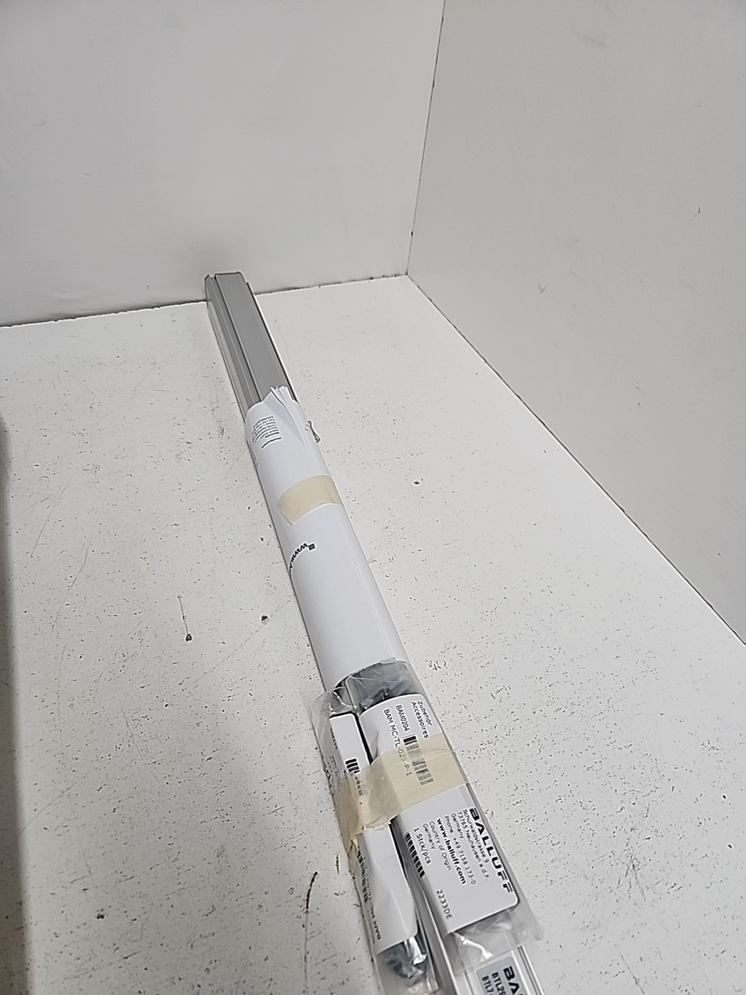 BALLUFF BTL29MN BTL7-A501-M0508-P-S32 MAGNETOSTRICTIVE POSITION SENSOR **NOS**