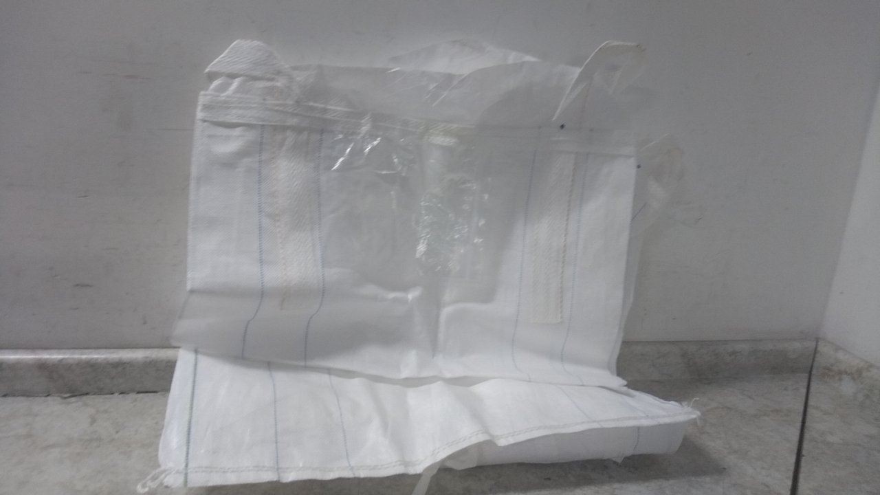 Shoptough 228284 5 Pk 36 In Inside L/W 2500 Lb Weight Cap Bulk Bags with Spout