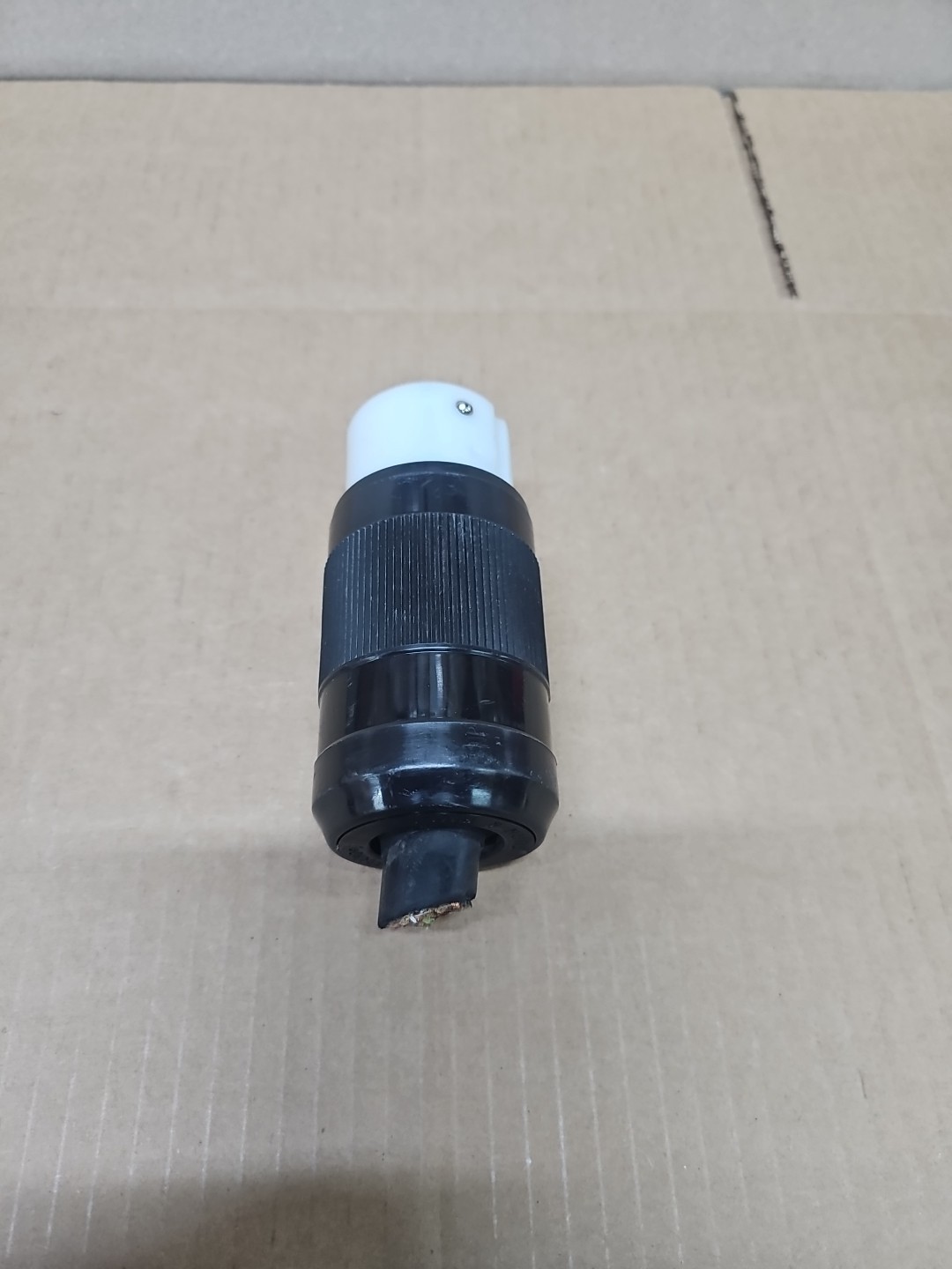 Marinco 50A 250V Male Turn & Pull 3-Phase 480V 3P4W Locking Connector