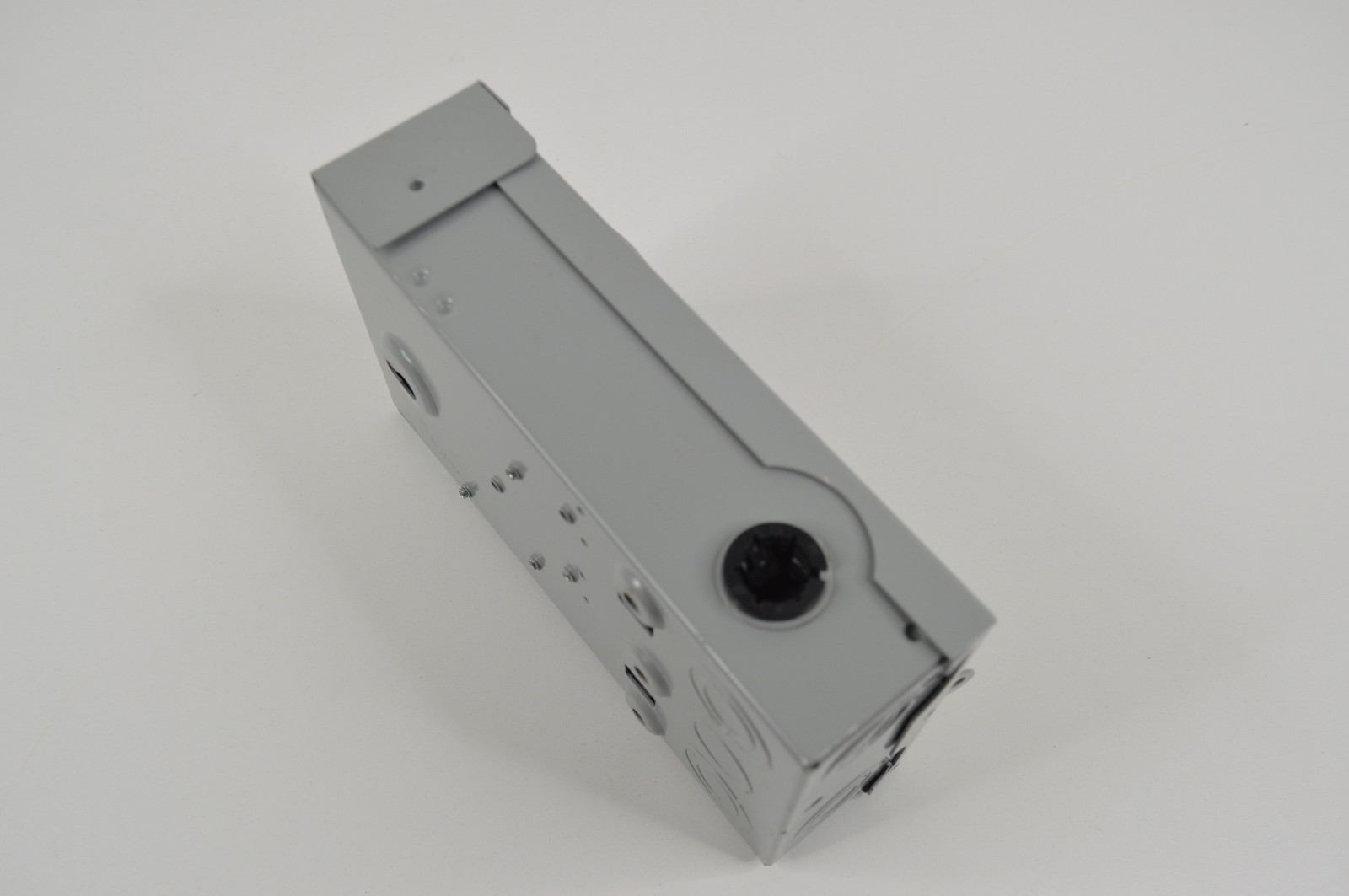 Cutler-Hammer DPF221R Fusible HVAC Pullout AC Disconnect 30A 1-Phase 120/240V
